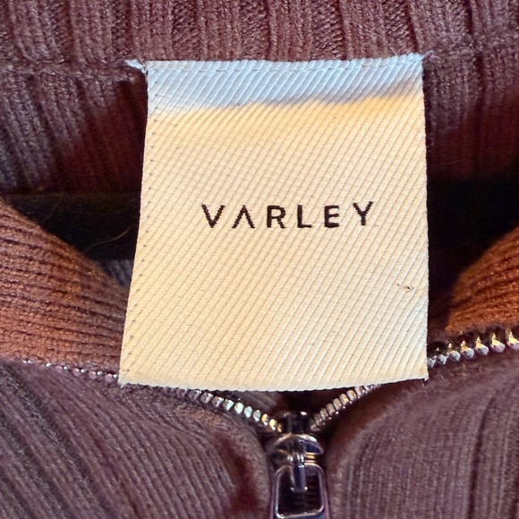 Varely Pull-Over - Picture 2 of 4